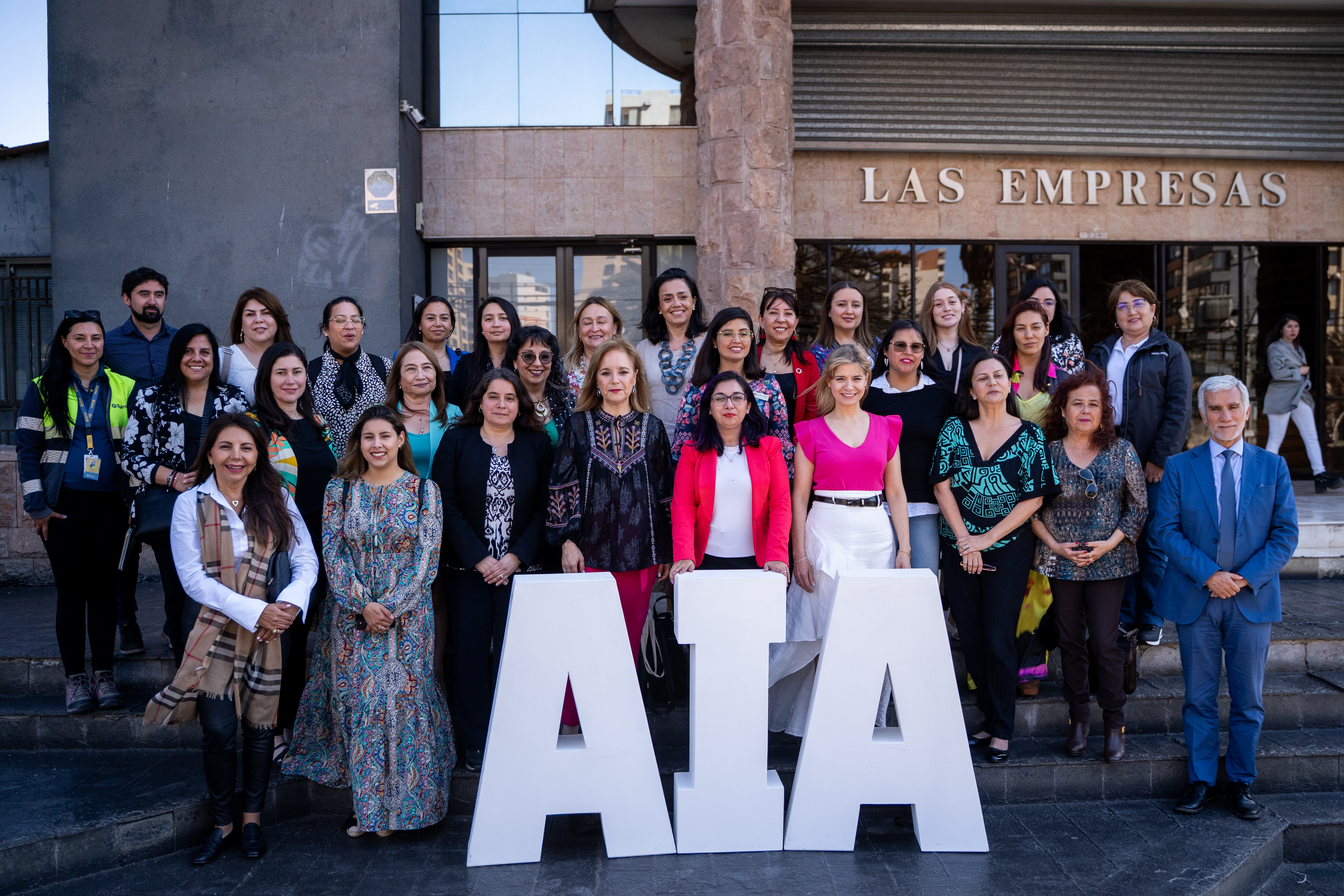 Glencore y sus operaciones Altonorte y Lomas Bayas participaron en lanzamiento oficial de “Talento Mujer”